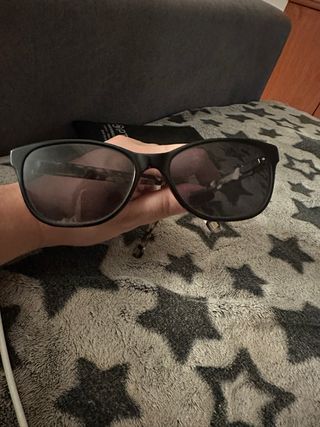 Se regalan gafas de sol graduadas