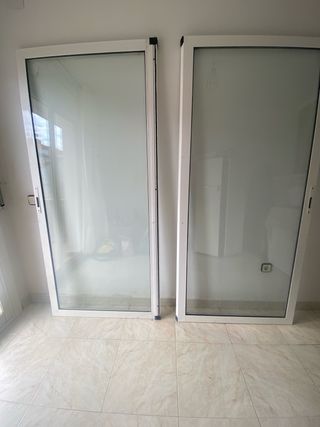 Ventana de aluminio con cristal