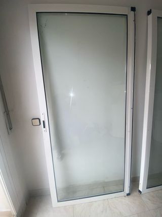 Ventana de aluminio con cristal