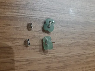 Pendientes Tous de plata en color verde.