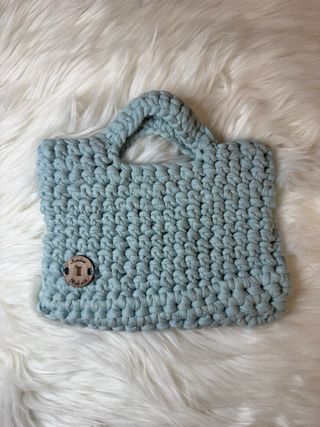 Borsa uncinetto azzurra fatta a mano