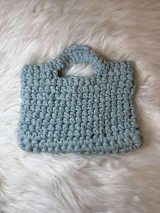 Borsa uncinetto azzurra fatta a mano