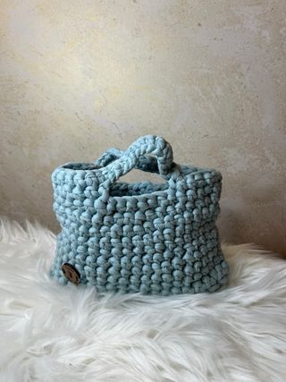 Borsa uncinetto azzurra fatta a mano