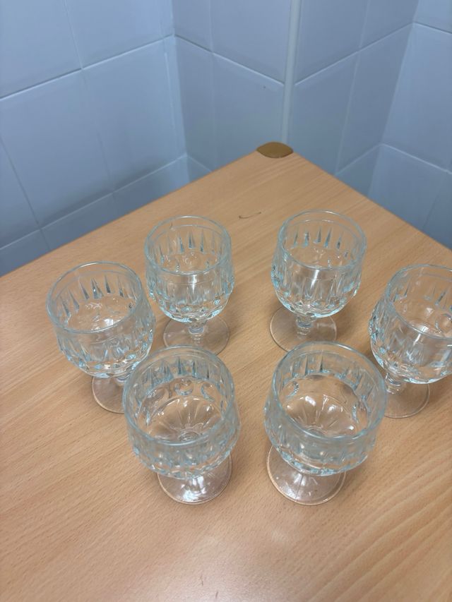 Juego de 6 copas de cristal tallado