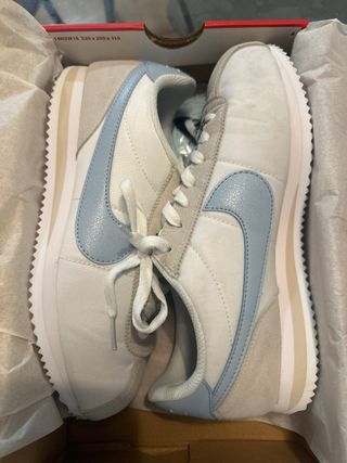 Nike Cortez Blancas y Azules