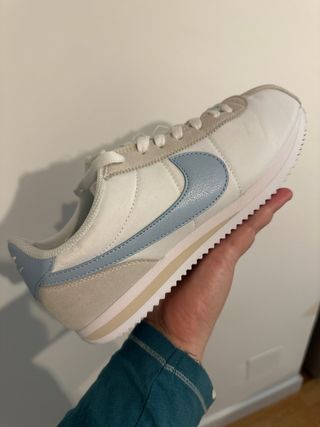 Nike Cortez Blancas y Azules