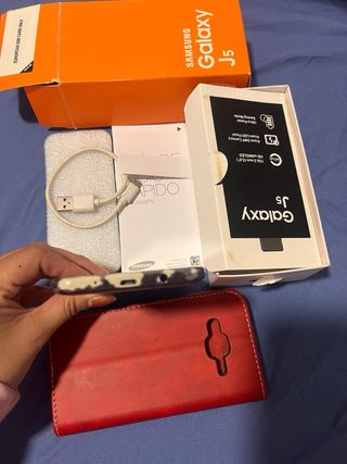 Samsung Galaxy J5 Nero + Custodia Rossa