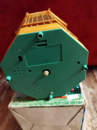 Gabbietta con uccellino sonoro