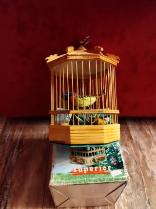 Gabbietta con uccellino sonoro