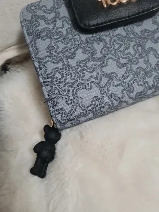 Cartera Negra y Gris