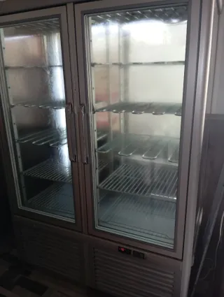 Congelatore Verticale a 4 Facciate per Torta