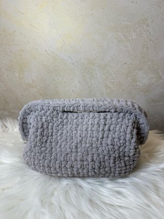 Borsa clutch uncinetto grigia