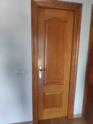 Puertas de pino macizo