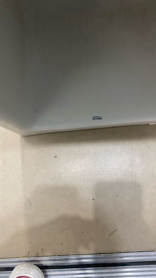 Pila de lavadero blanca