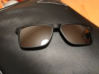 Gafas de sol con clip-on.