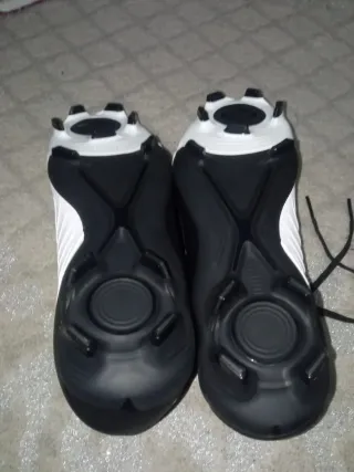 Botas de fútbol Nike blancas y negras talla 37.50