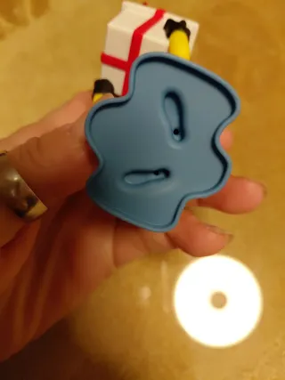 Minion Adorno Navideño con Regalo