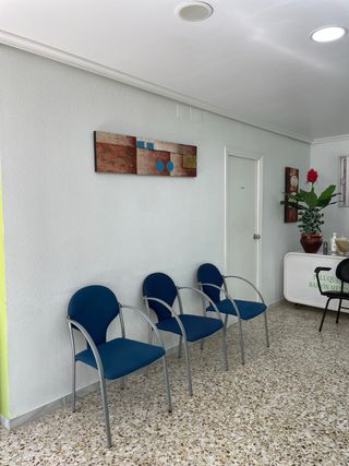 Silla de espera azul y gris