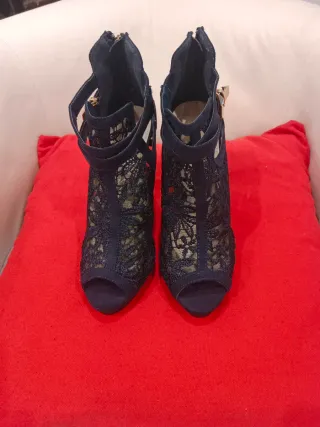 Botines de tacón aguja azul marino talla 37