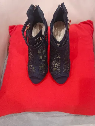 Botines de tacón aguja azul marino talla 37