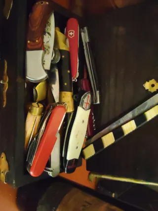 Navajas antiguas multiusos