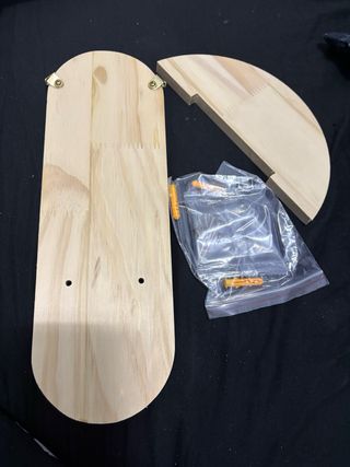 Scaffale da parete in legno nuovo