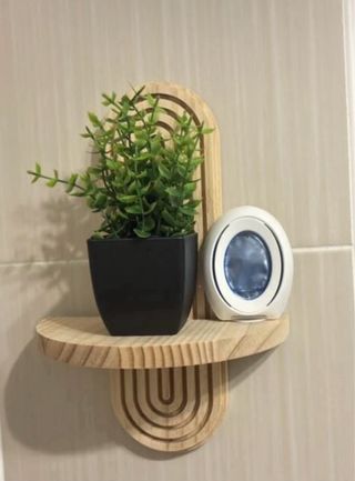 Scaffale da parete in legno nuovo