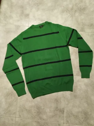 Maglione verde a righe da uomo