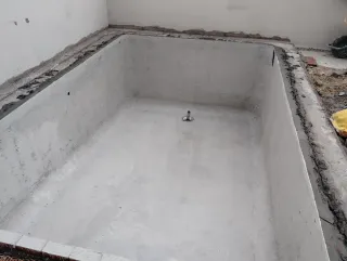 Construcción de piscinas - Azulejos cerámicos