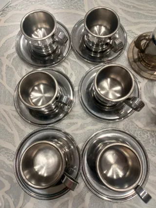 Lotto vintage: tazze, orologio, cornice