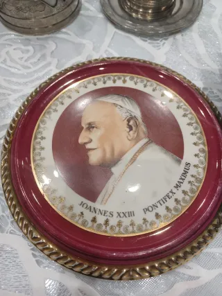 Lotto vintage: tazze, orologio, cornice