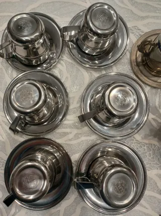 Lotto vintage: tazze, orologio, cornice