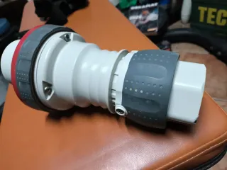 Clavija trifásica 63 Amperios