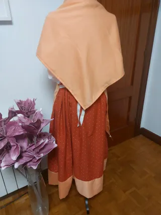 Traje de casera adulto naranja y blanco