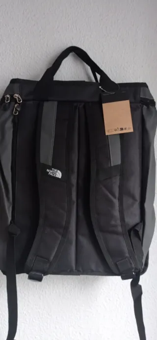 Mochila The North Face gris y negra