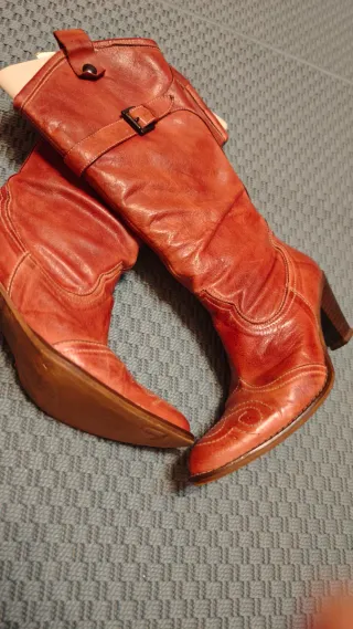 Botas de mujer color vino