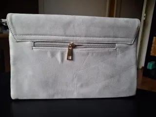 Bolso de mano gris plata