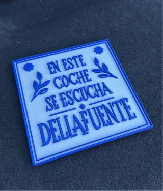 Azulejo 3D En este coche se escucha DELLAFUENTE