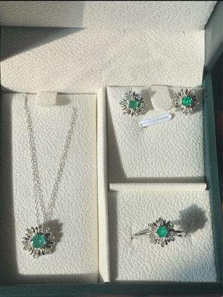 Conjunto Plata Esmeraldas Flor
