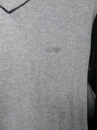 Maglione Armani Jeans Uomo con scollo a V grigio