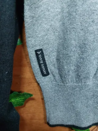 Maglione Armani Jeans Uomo con scollo a V grigio