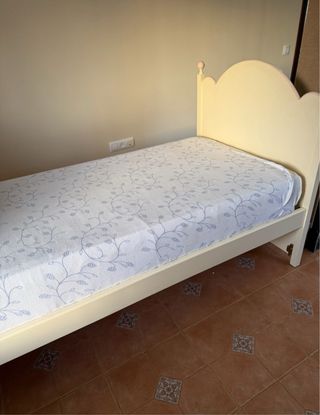 Cama lacada crema y rosa