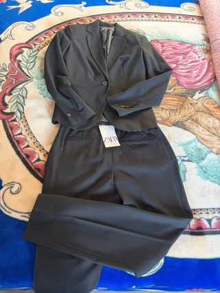 Traje Zara negro chaqueta y pantalón