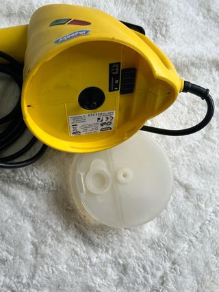 Limpiador a vapor amarillo