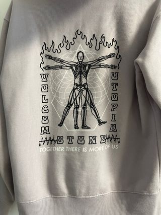 Sudadera Volcom Morada con Diseño