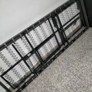 Estructura metálica sofá negro/gris (desmontado)