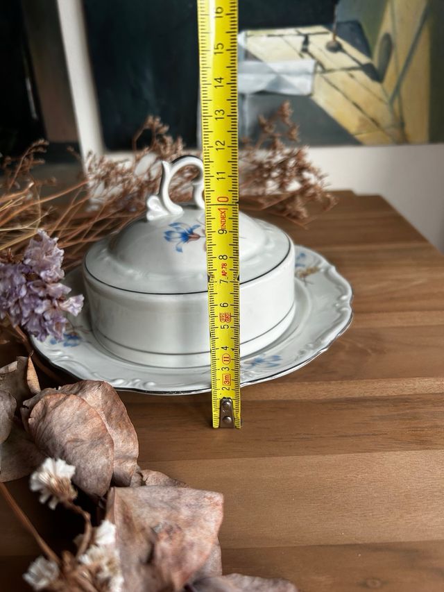 Mantequillera de porcelana alemana  flores azules