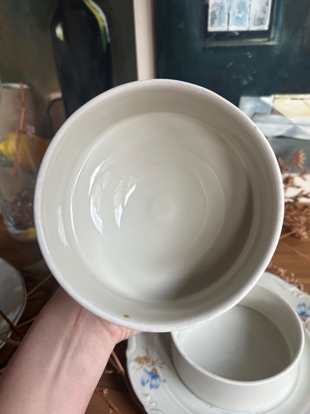 Mantequillera de porcelana alemana  flores azules