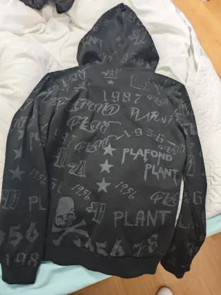 Chaqueta Sudadera Negra con Calaveras