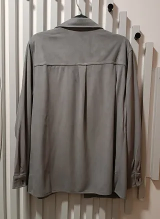 Conjunto Camisa Gris y Leggins Negros Talla S.